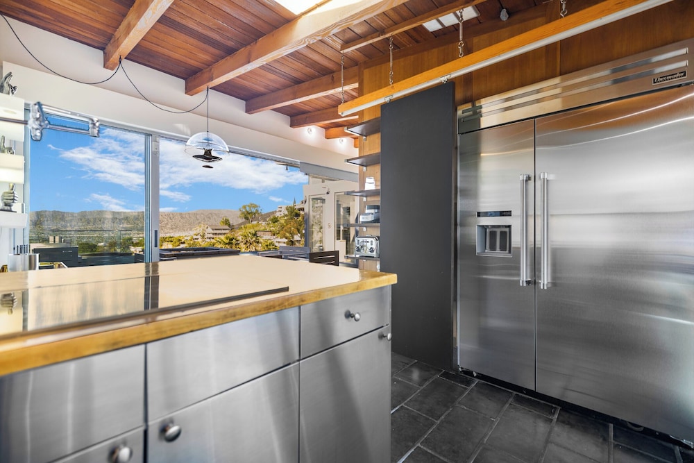 Mulholland View - Mid-century Modern Escape w/ Infinity Pool