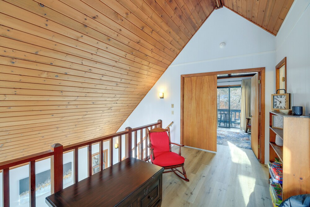 Blue Ridge Mountains Cabin w/ Community Perks!