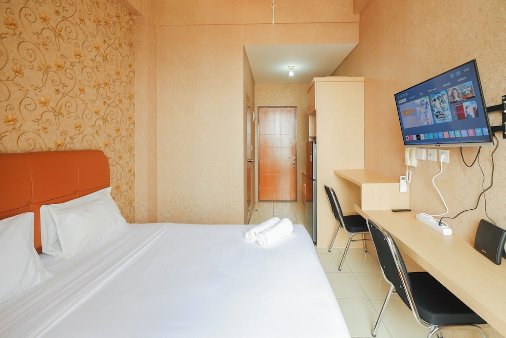Comfortable And Well Furnished Studio Dave Apartment