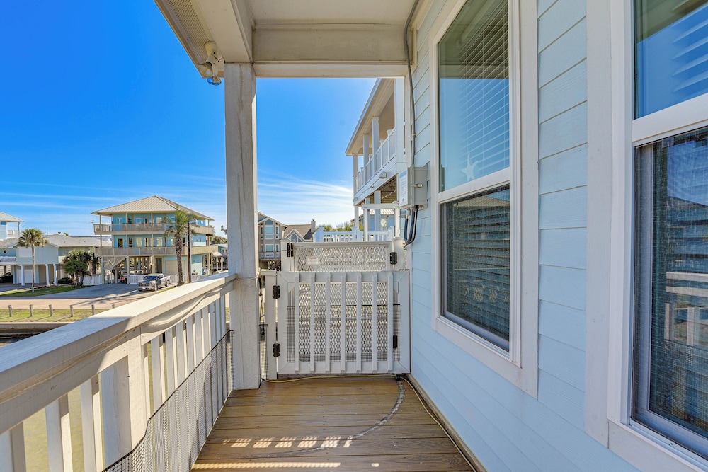 Gorgeous Galveston Bay Home w/ Private Pool! view 2