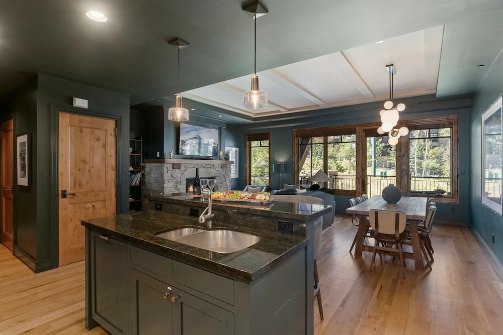 Shooting Star Lodge at Deer Valley Resort - Two Bedroom Residence #204 2 Condo