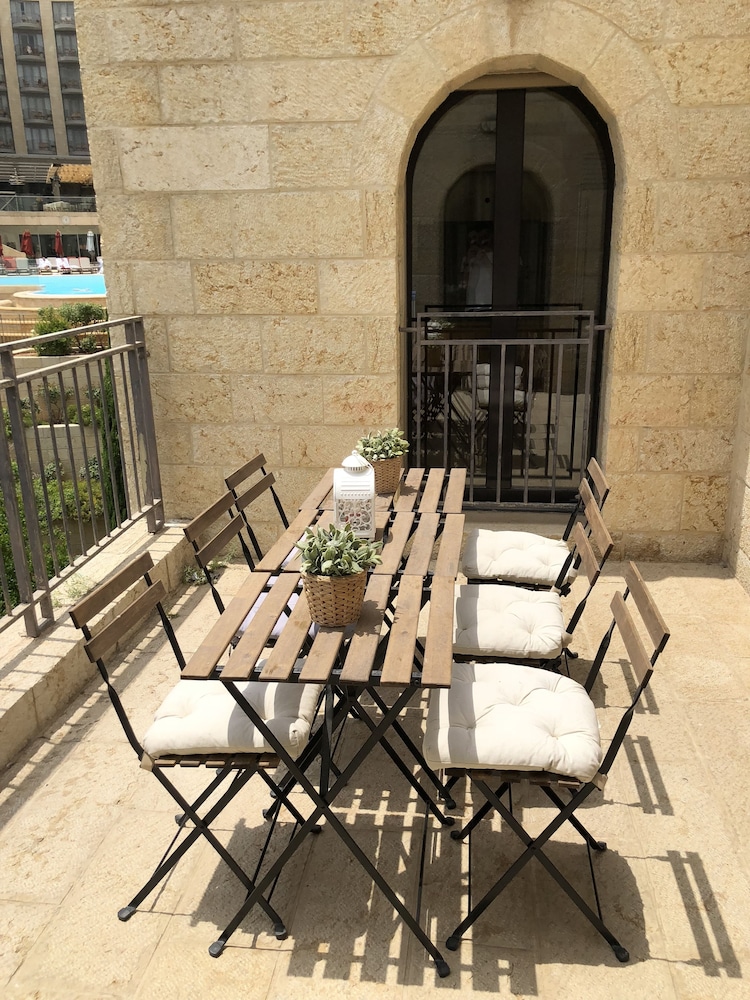 Mamilla's Penthouse