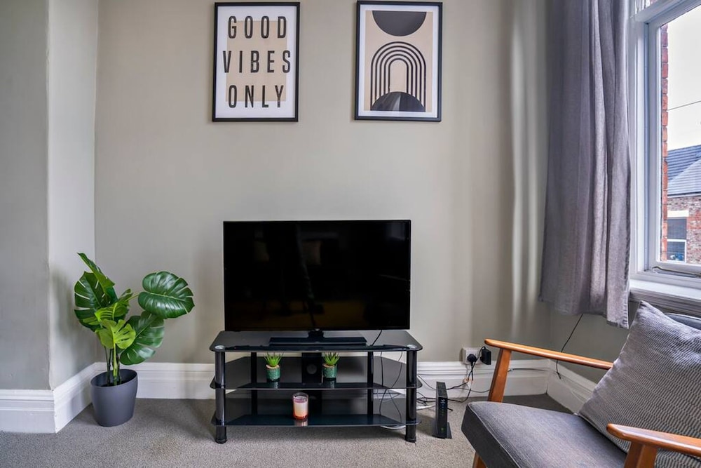 2 Bed-town Centre-free Parking