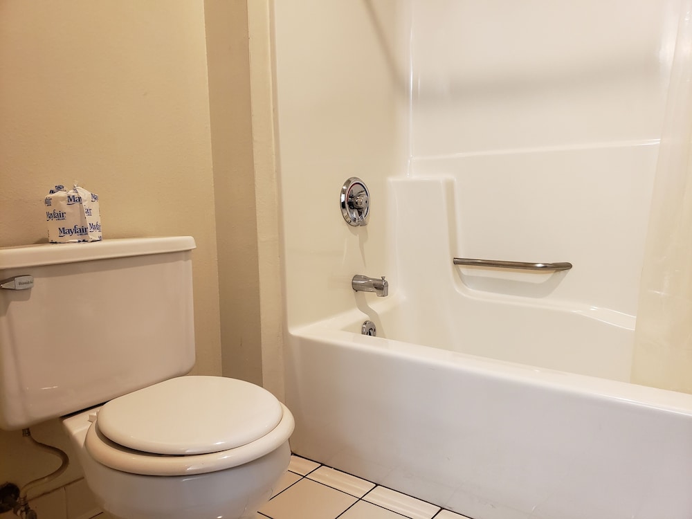 Wisconsin Dells Vacations - Fields Park Motel - Property Image 8