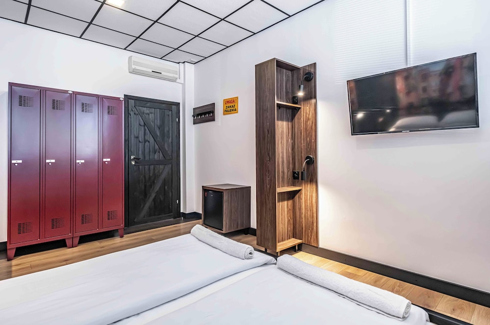 VOLA Hostel