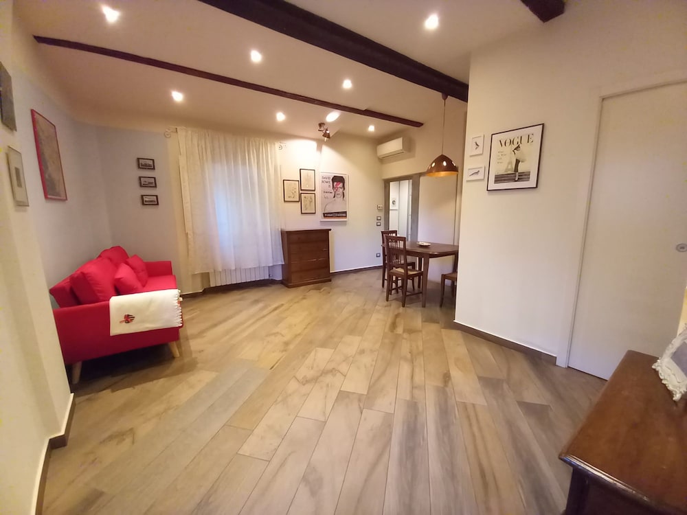 Leone in Firenze With 1 Bedrooms and 1 Bathrooms