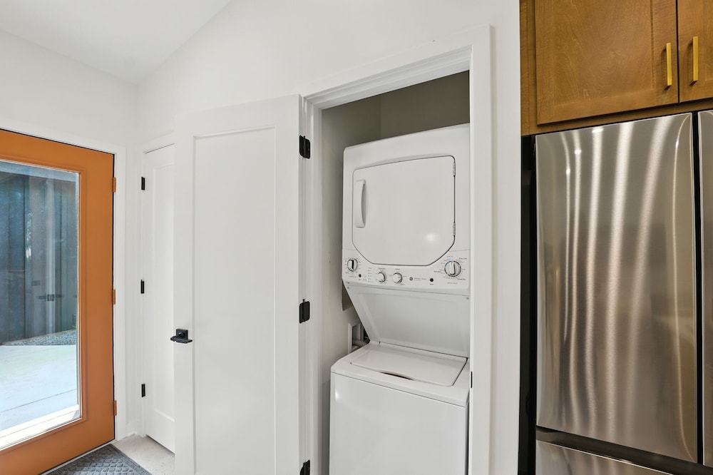 500 House - Unit B 2 Bedroom Townhouse