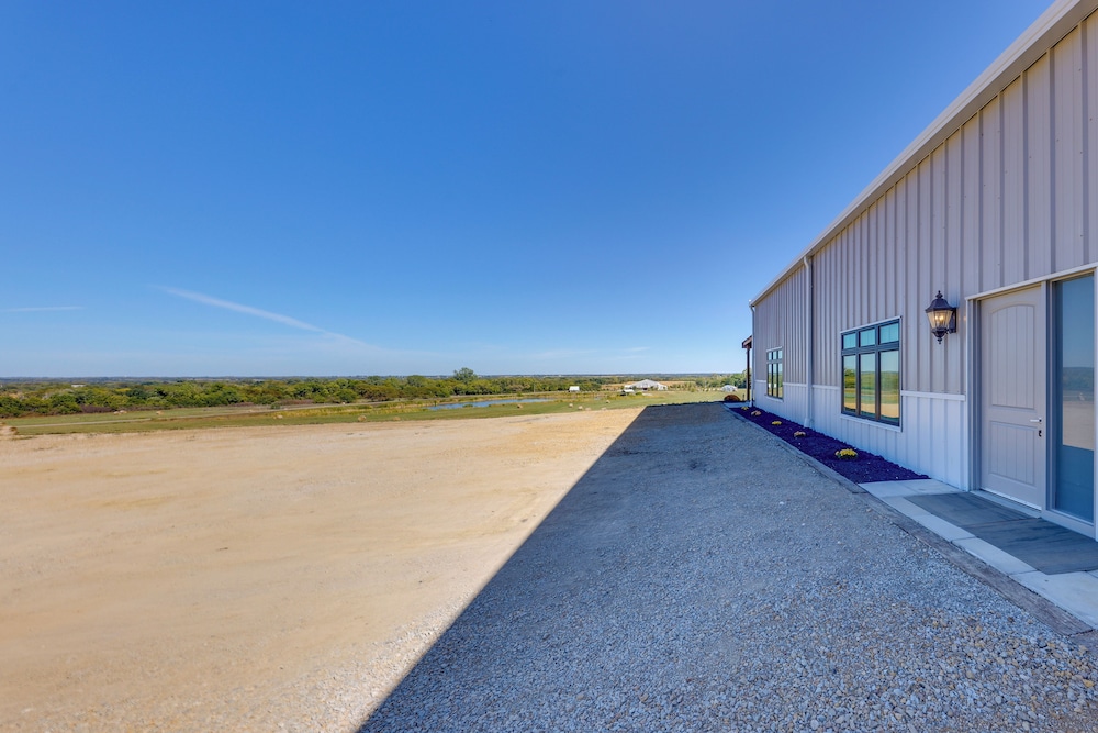'the Vista' Retreat 30 Mi to Kansas City! - Property Image 30