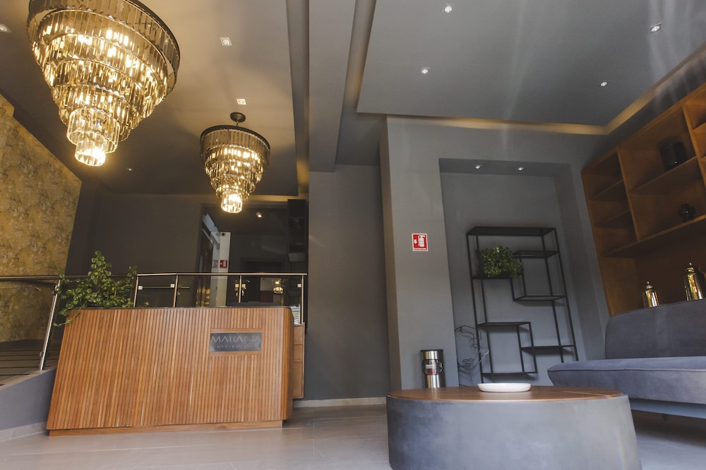 Lobby & Reception