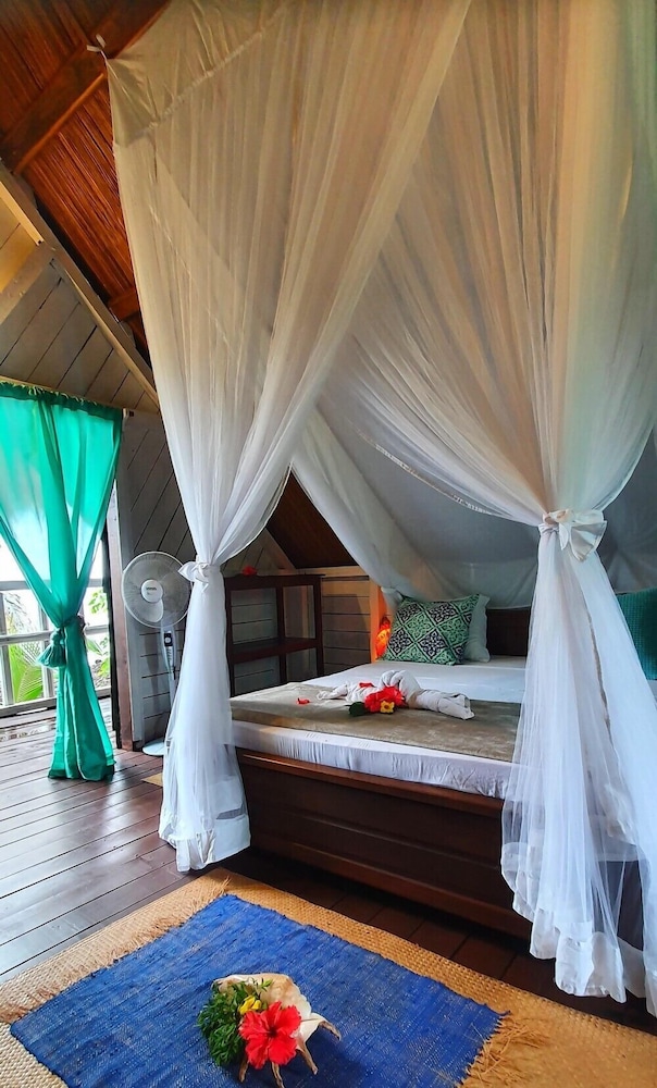 Ravoraha Ecolodge