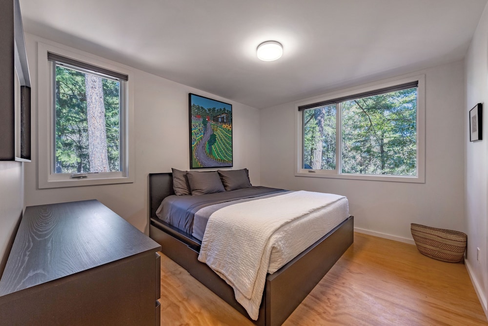 Happenstance Vineyards 2 Bedroom Home