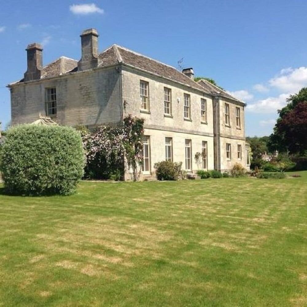 Hotel The Old Vicarage at Oakridge - Image 1