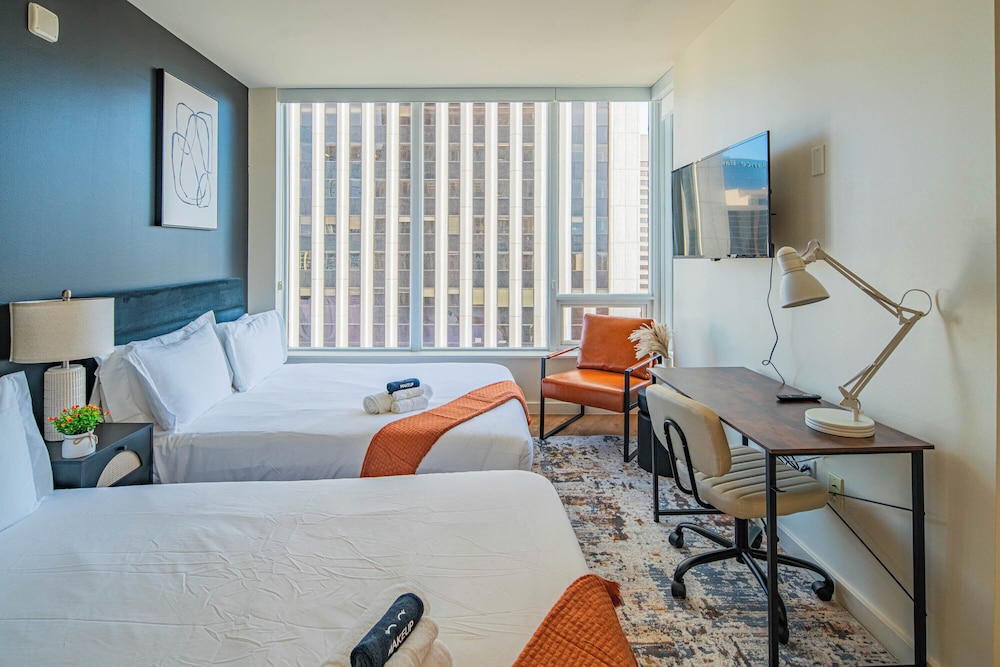 ROVE LIVING/KL - 44 Monroe