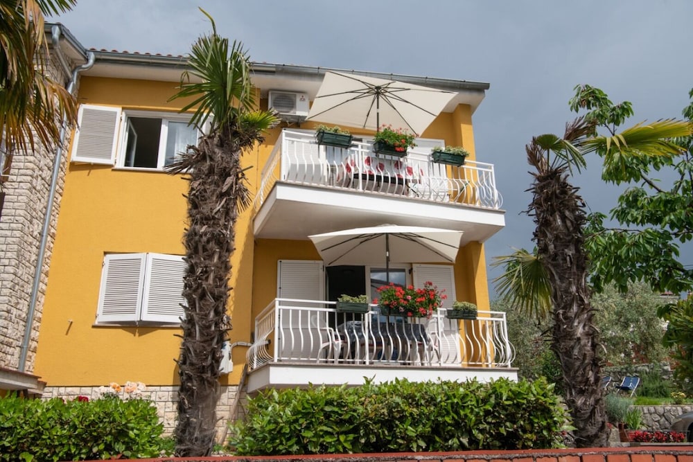 Miriam - 200m From Beach - SA1 view 3