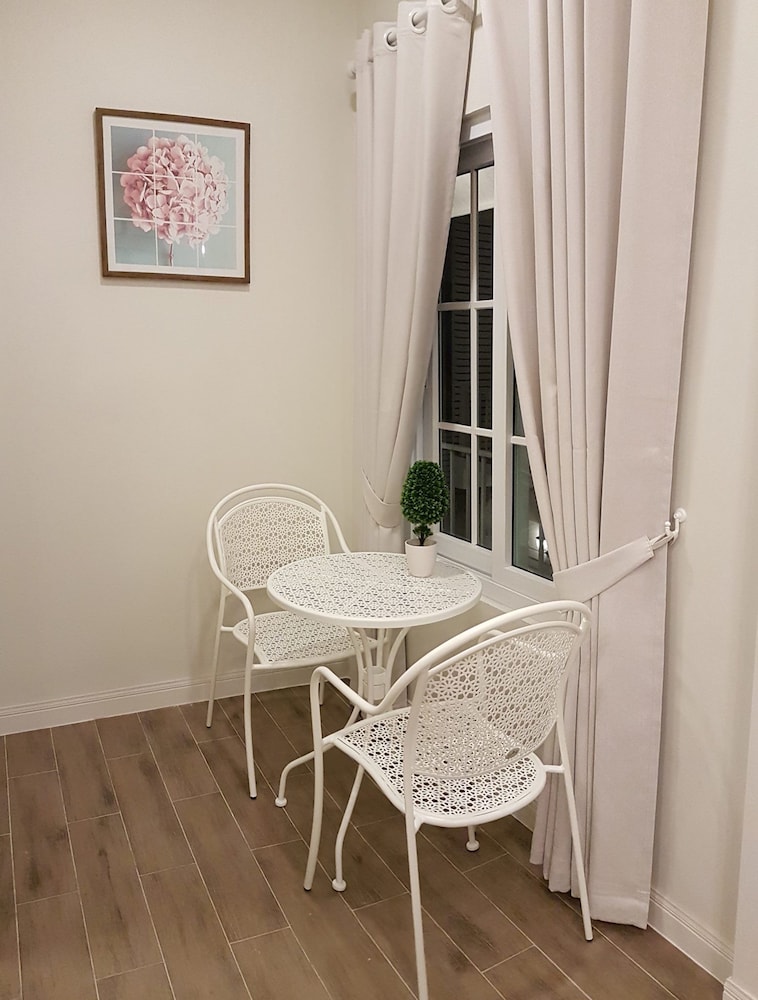Vanida Antique Home