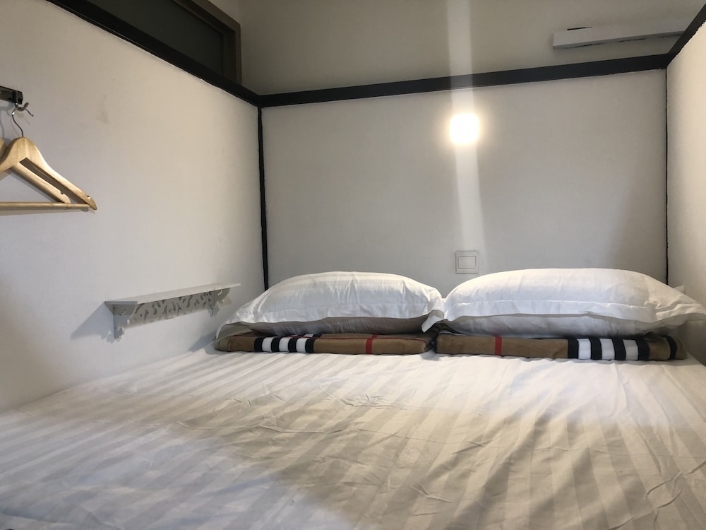 OSS Backpackers Hostel