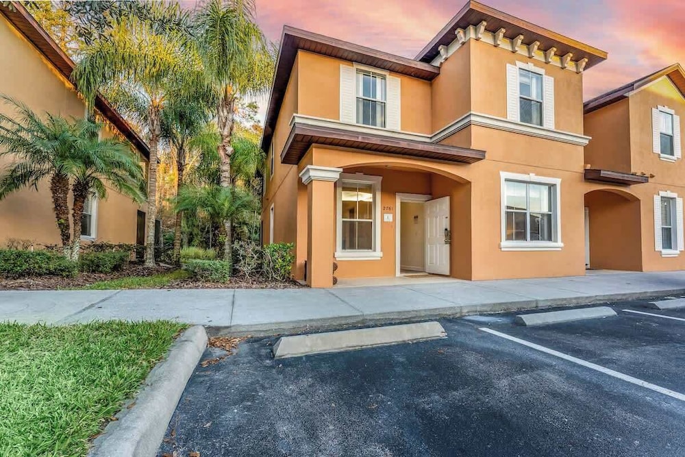 Pet Friendly 4 BR With Hot Tub