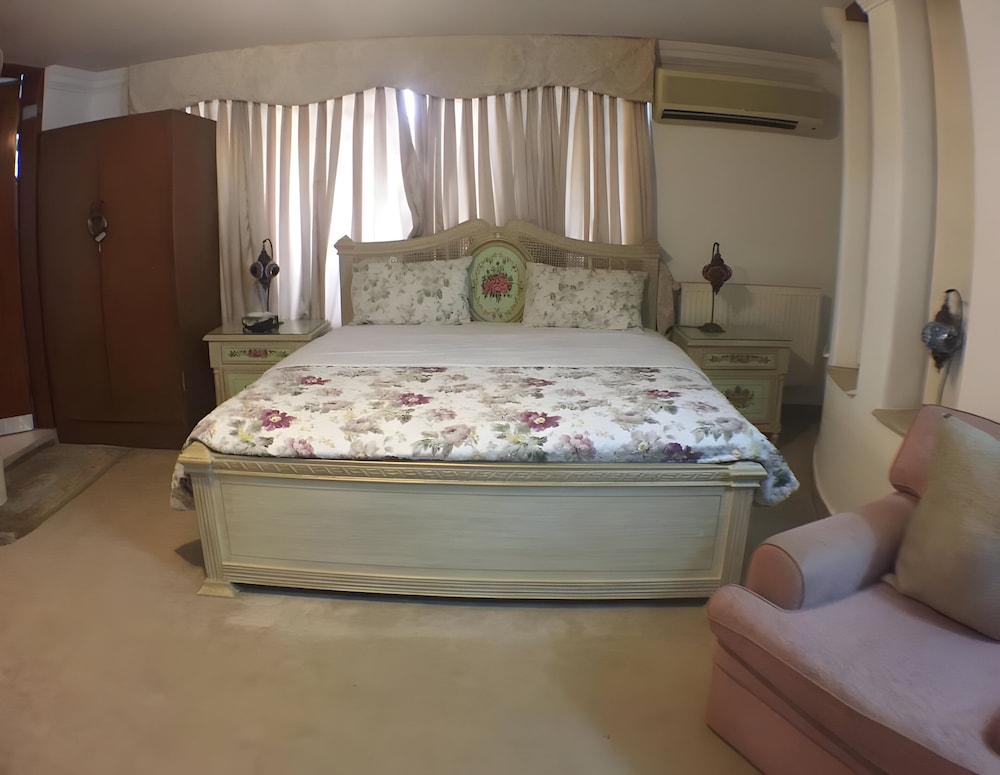 E Lodge Guest House view 2