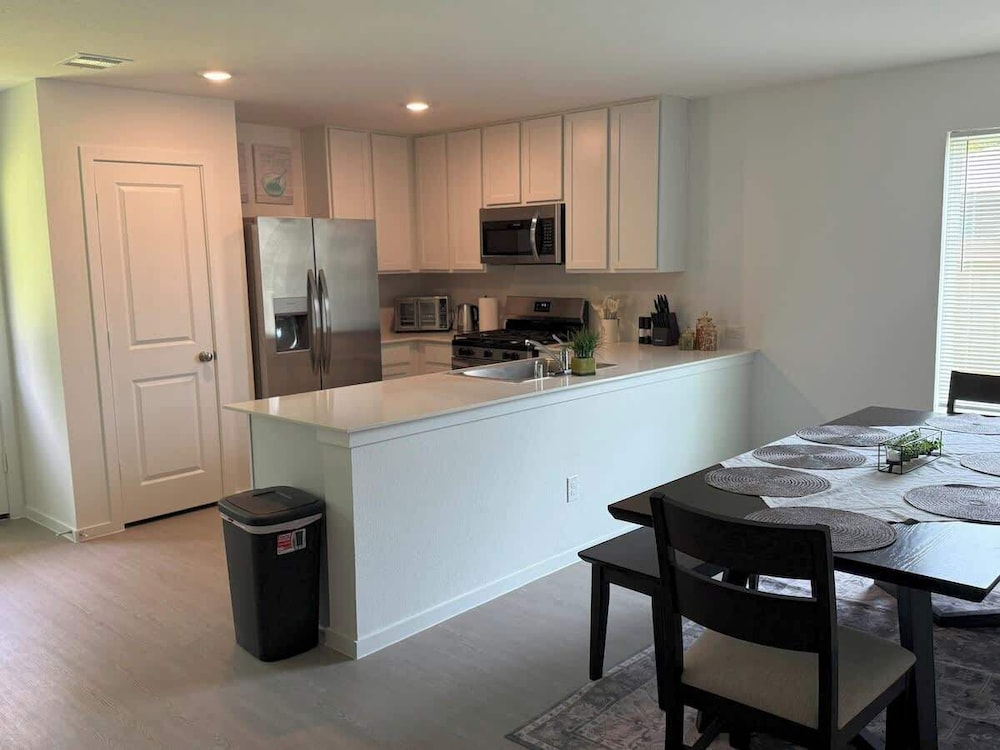 @ Marbella Lane - Tranquil Escape in Texas Pines
