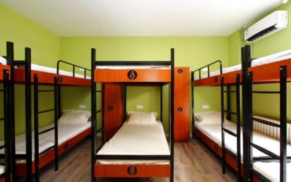 Meet int'l Youth Hostel Zhejiang Rd view 4