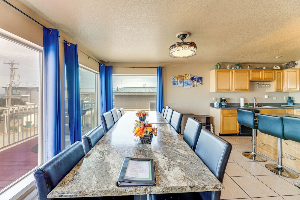 Group Friendly! Rockaway Beach Oasis w/ Game Room