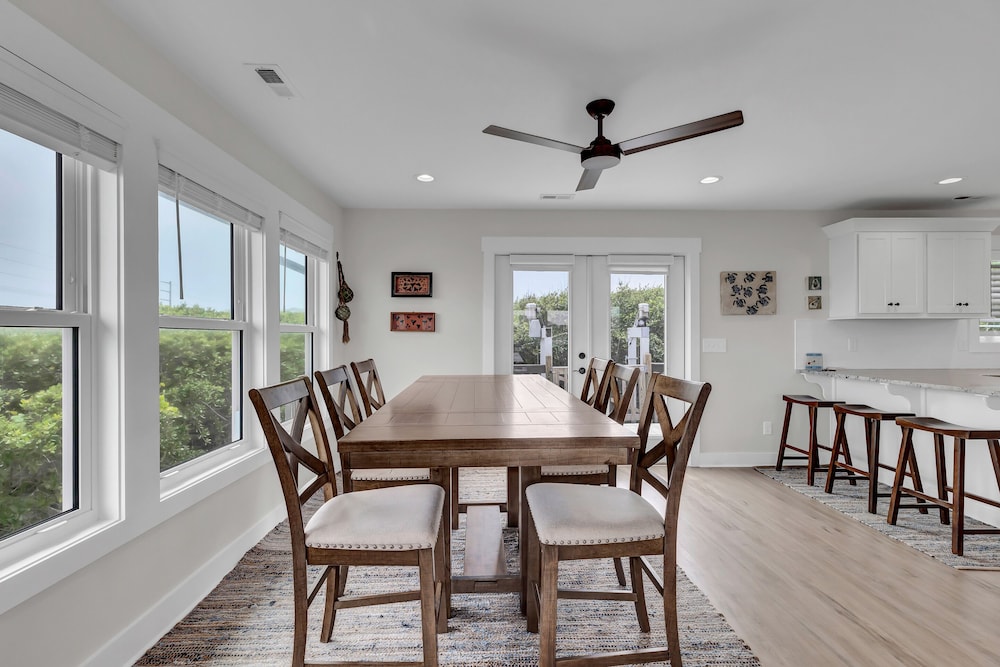 Oceanwatch Cottage by Topsail Realty