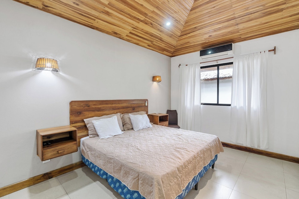 Spacious 3-Bedroom Coastal Home with Shared Pool, Outdoor Living & Steps to Playa Potrero