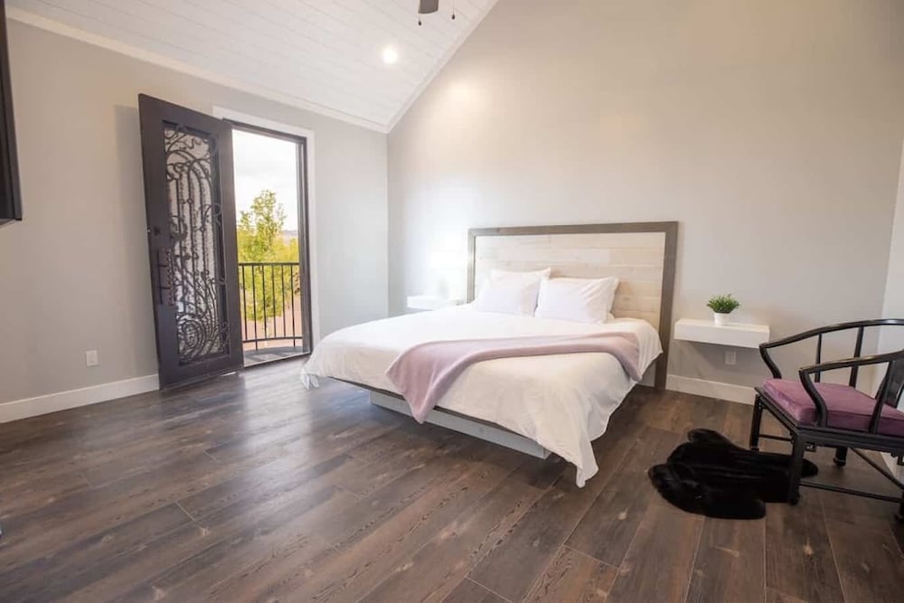 Twice Charmed 8 Bedroom Townhouse