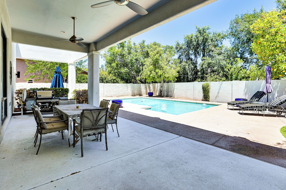 Dog Friendly! Modernist Oasis in North Scottsdale