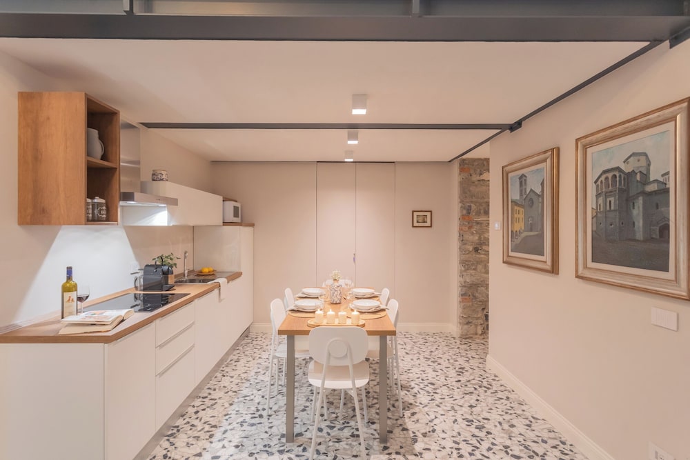 Cinque Giornate 70 Suites by Rent all Como