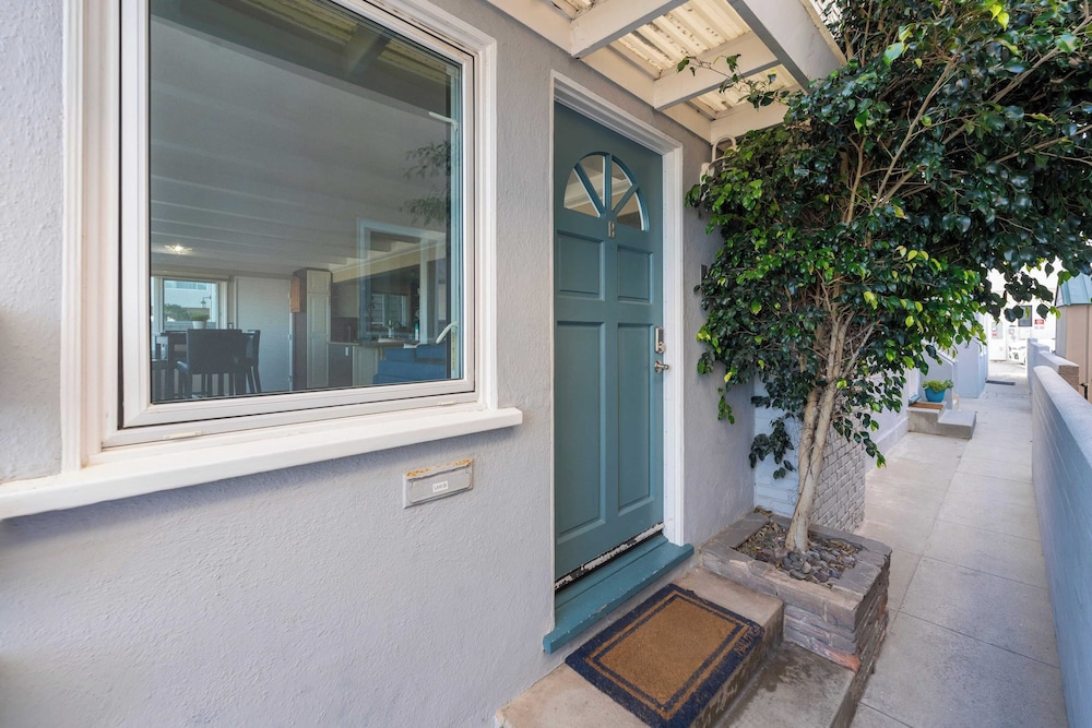 Coastal Condos With Dock Access Near Sand, Shops & Balboa Fun Zone