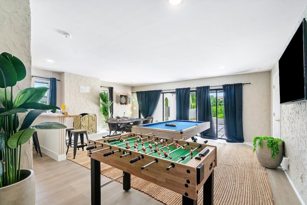 The Garden of Eden | Beautiful Villa w/ Pool & Game Room