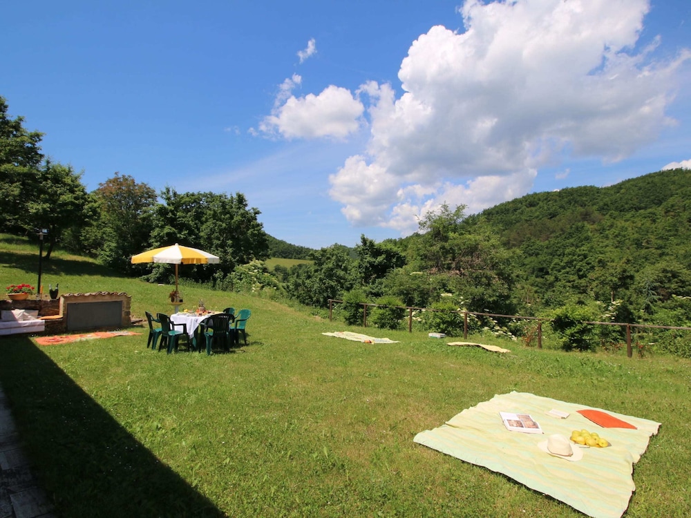 Property With Swimming Pool, Spacious Garden, Private Terrace and Views
