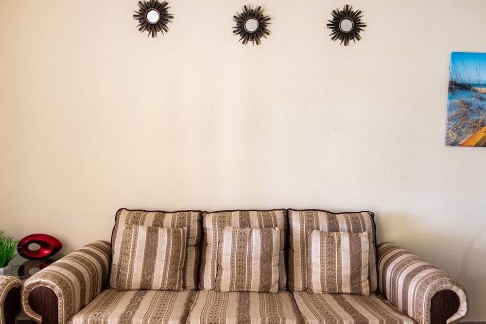 Apartment With Excellent In-town Location 1