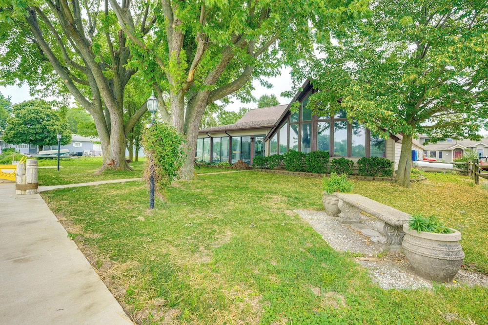 Lakefront St Marys Getaway w/ Boat Dock + Fire Pit view 3
