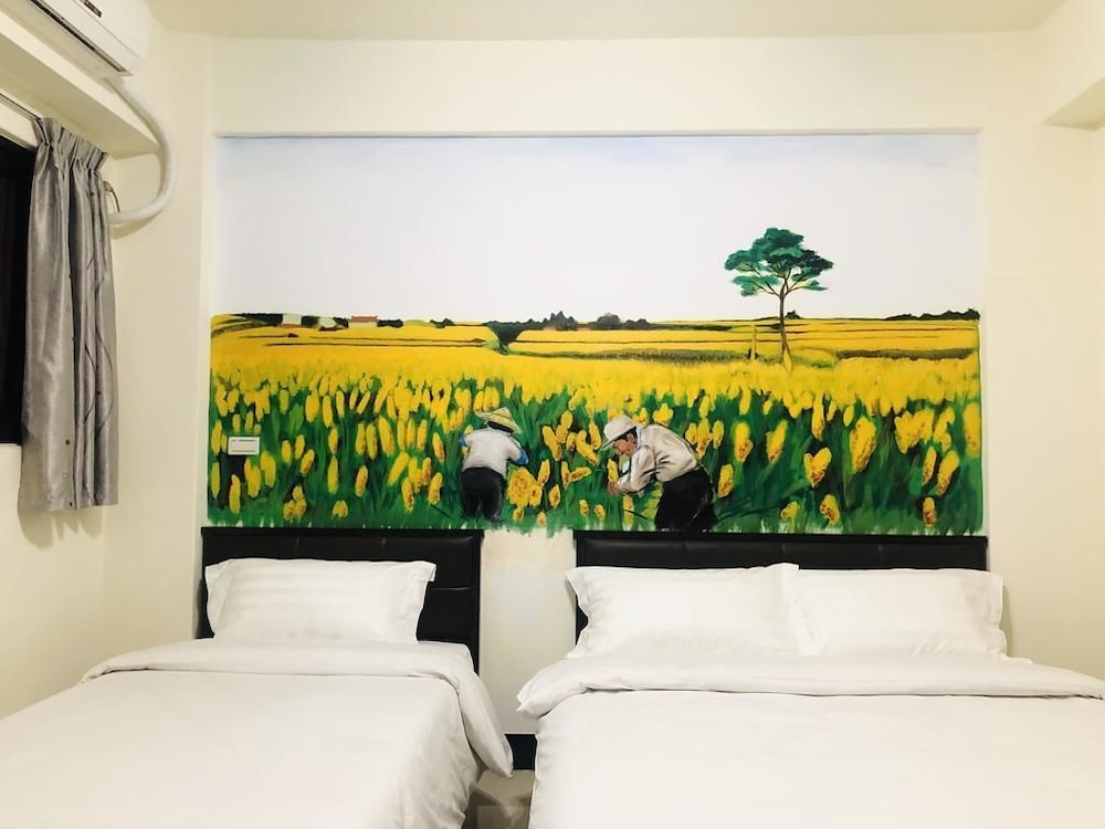 Gold Painting B&B view 3