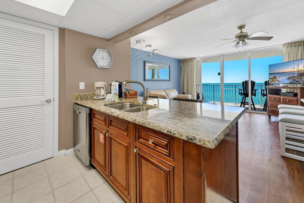 Long Beach Resort 4-902