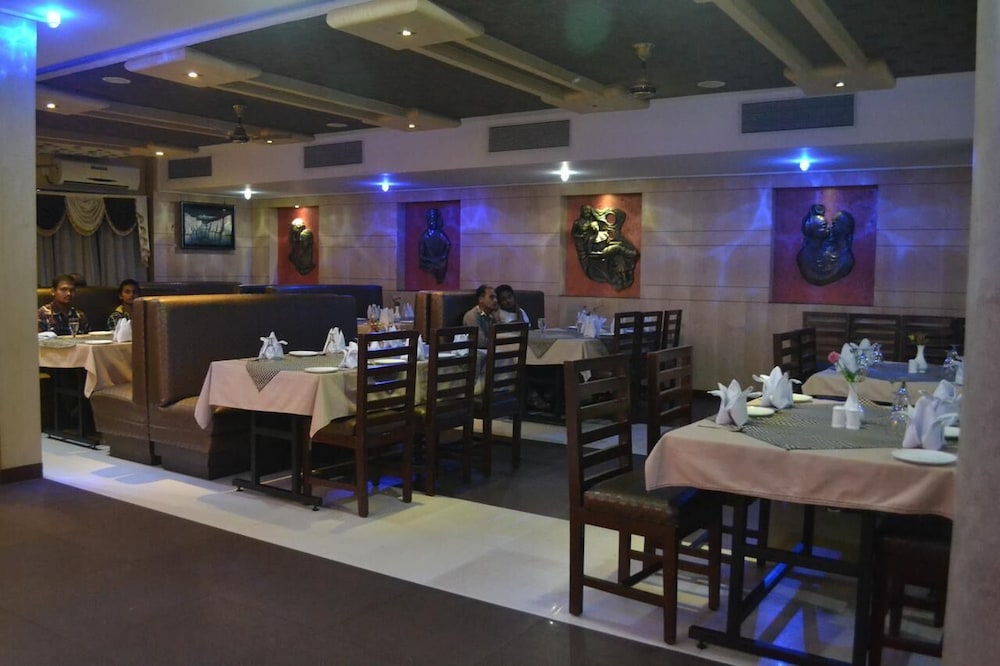 Food & Beverage