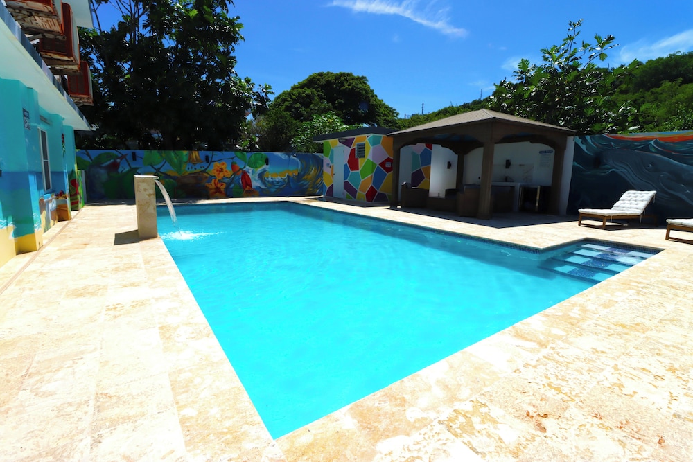 Oceanview Apartment with Rooftop