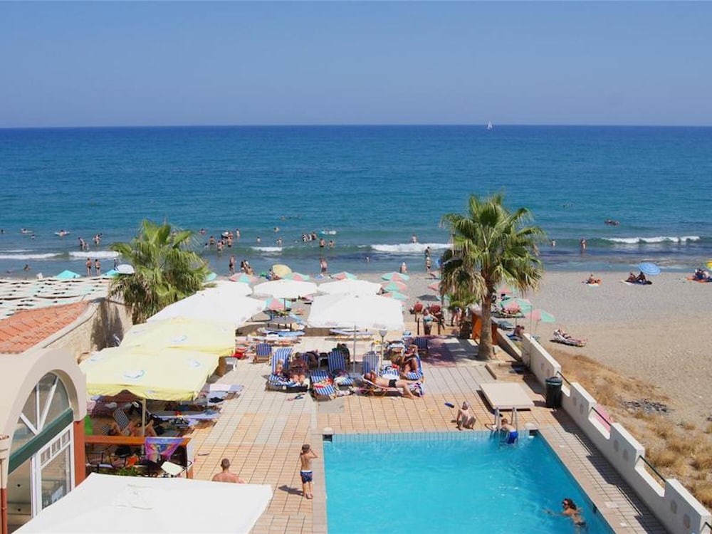 Apartment for 3 People With Swimming Pool Near the Beach photo 5