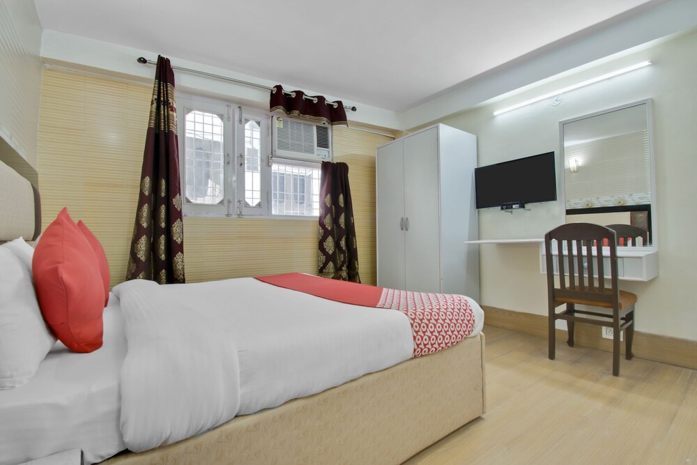 Capital O 11741 Hotel Nest