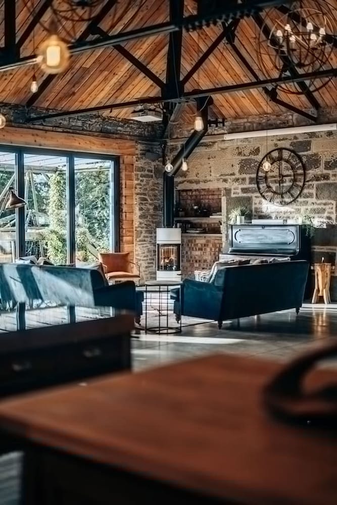 The Stables - Unique Conversion With hot tub