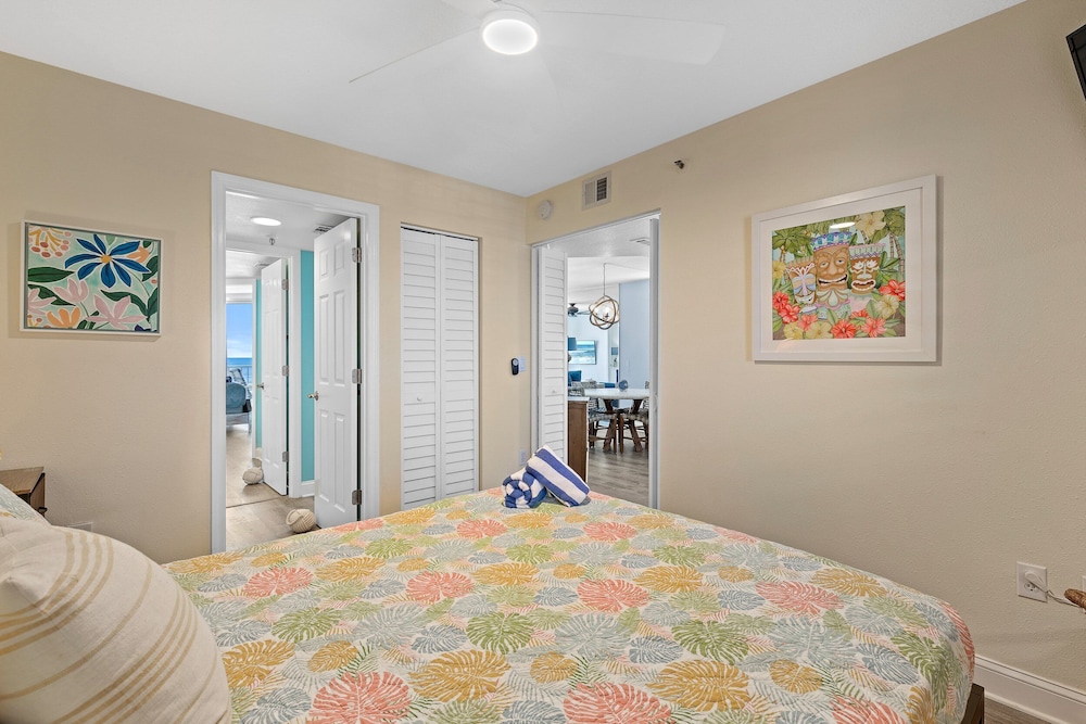 Oceania Beach Club