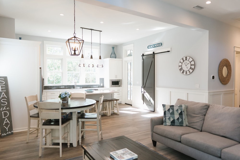 30A Hideaway by Avantstay Walk to Beach 2 Pools