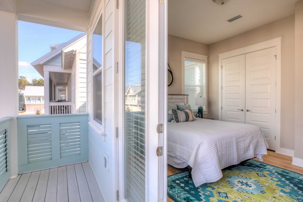 30A Sandpiper by Avantstay In Prominence, 2 Pools + Gym Access, 2 Bikes Incl