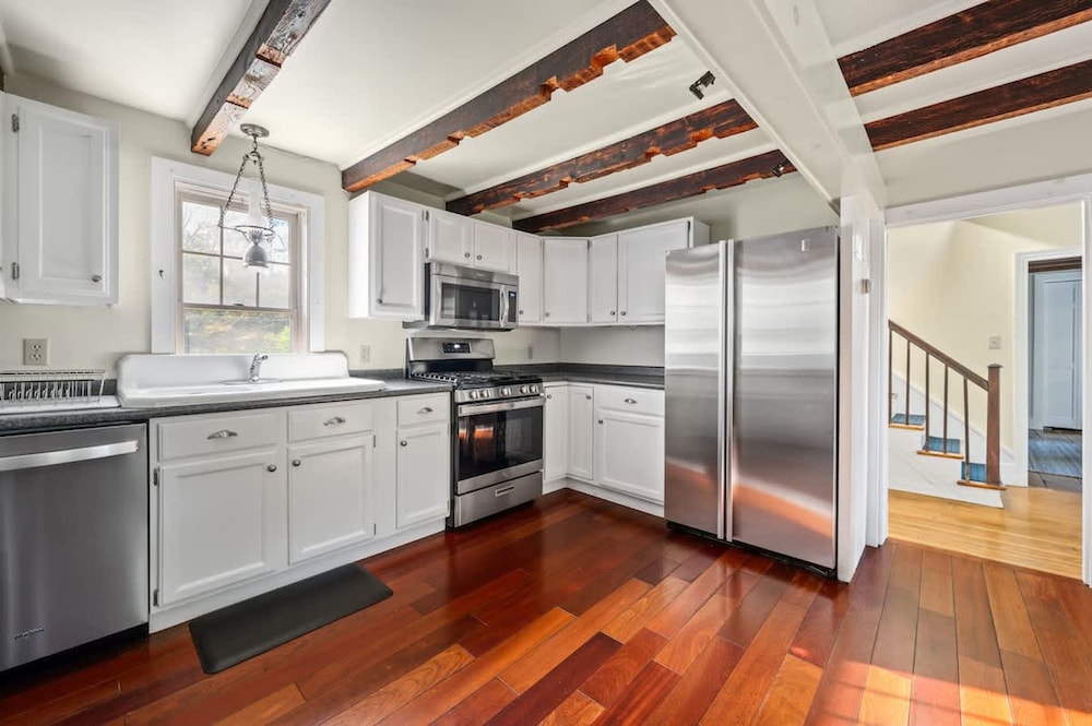 Perfect Upstate Home in Rhinebeck w low Fees