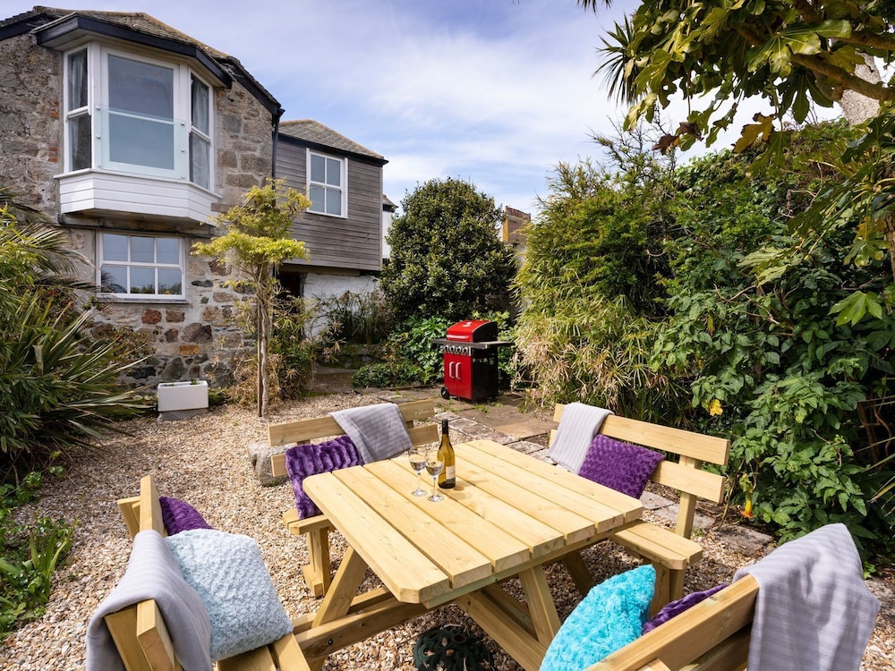 Ayr Farmhouse