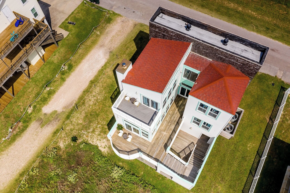 Beachfront Melody by Ryson Vacation Rentals