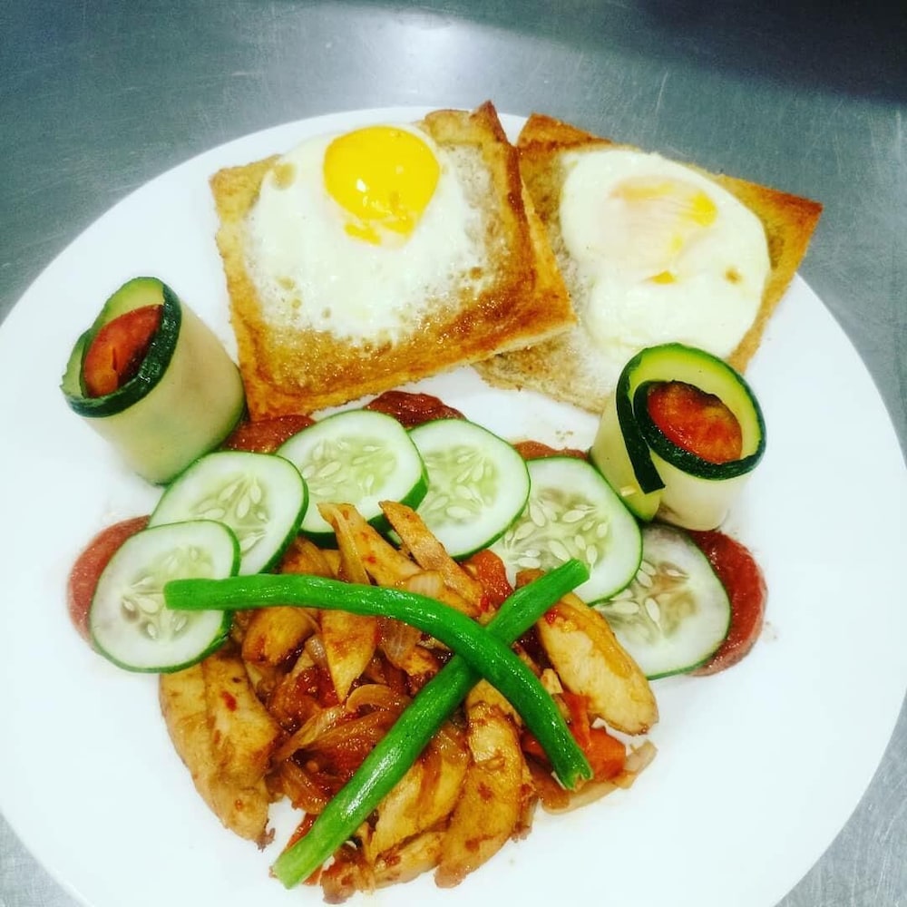 Food & Beverage