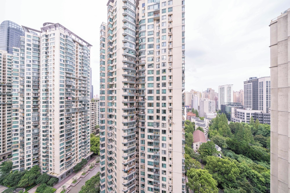 Tyms Xujiahui Premium 2BR APT Metro